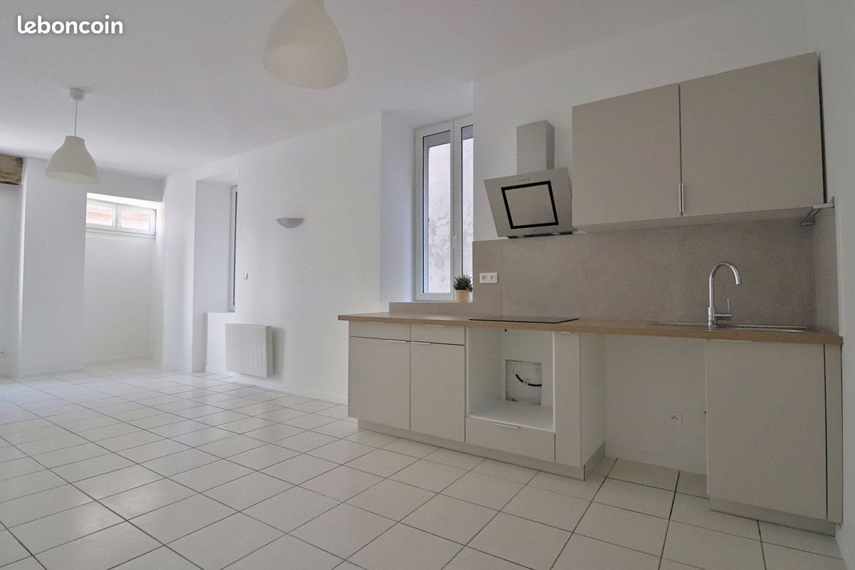 Appartement à louer, 49m², Camarès