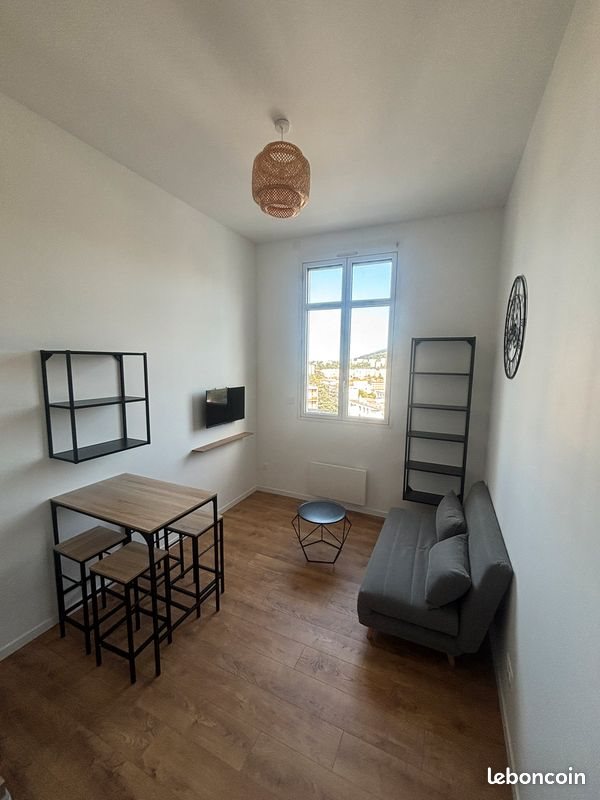 Appartement à louer, 18m², Saint-Étienne