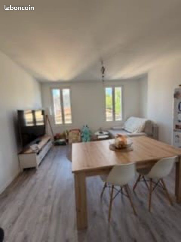 Appartement à louer, 60m², Lussac