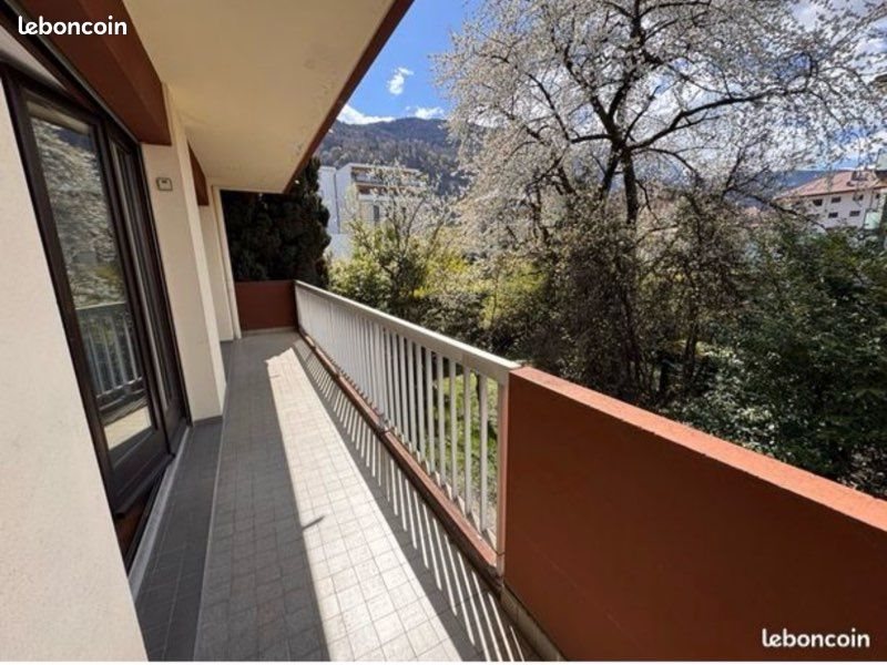 Appartement à louer, 68m², Cluses