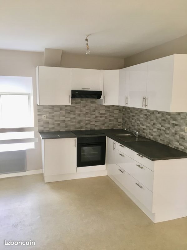 Appartement à louer, 70m², Bourbriac