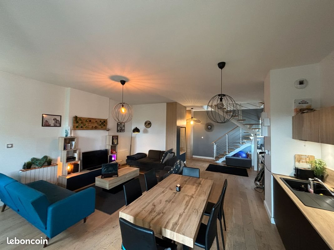 Appartement à vendre, 100m², Saint-Genis-les-Ollières