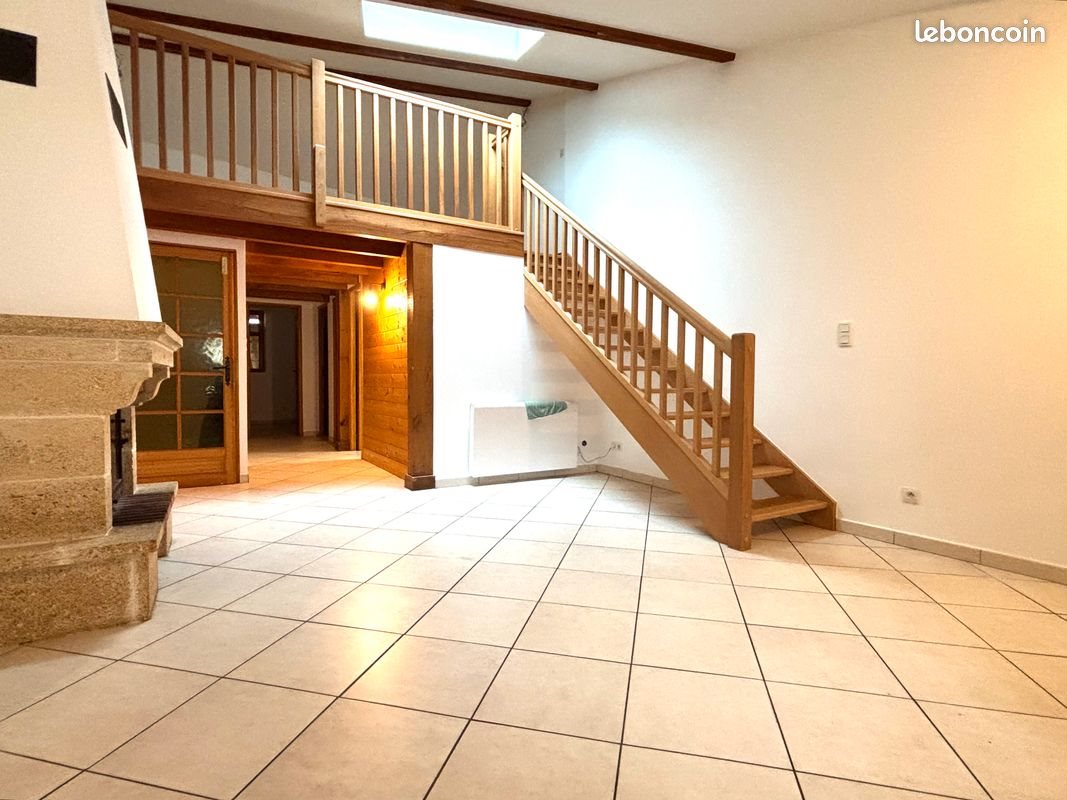 Appartement à louer, 70m², Jasseron