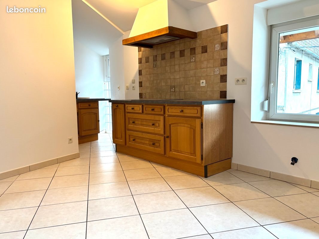 Appartement à louer, 70m², Jasseron