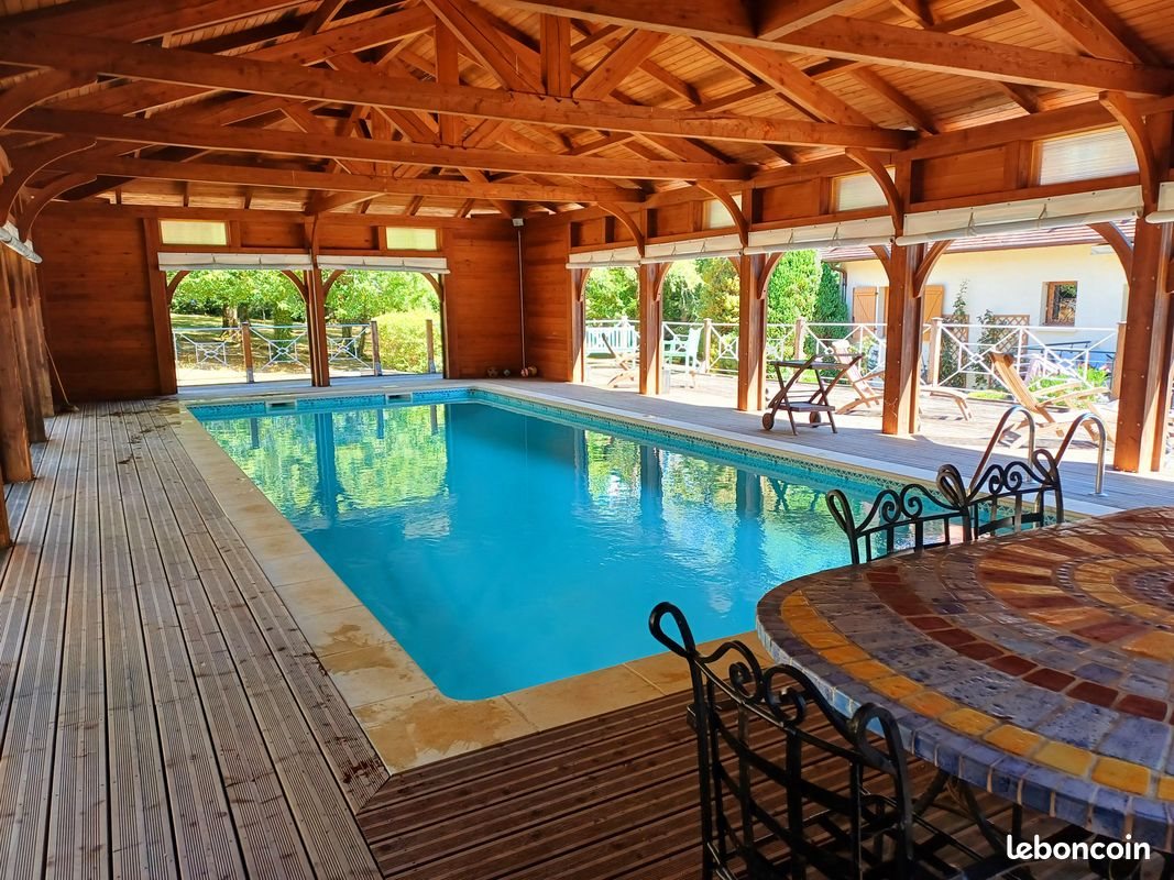 Maison à louer, 275m², Terrasson-Lavilledieu