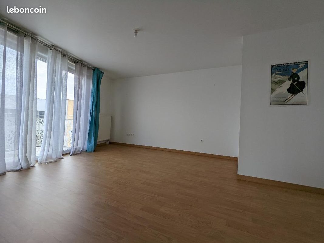 Appartement à louer, 69m², Cergy