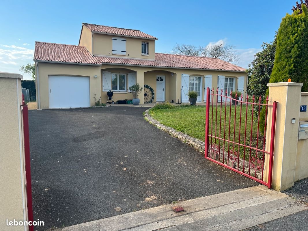 Maison à louer, 110m², Saint-Martin-de-Saint-Maixent