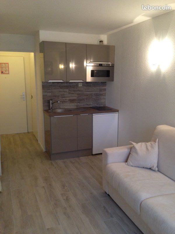 Appartement à louer, 19m², Courbevoie