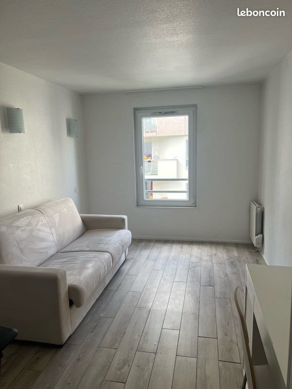 Appartement à louer, 19m², Courbevoie