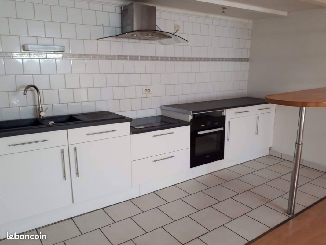 Appartement à louer, 50m², Arthès