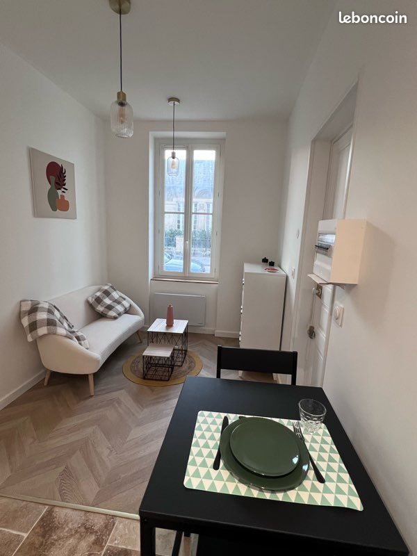Appartement à louer, 25m², Rochefort