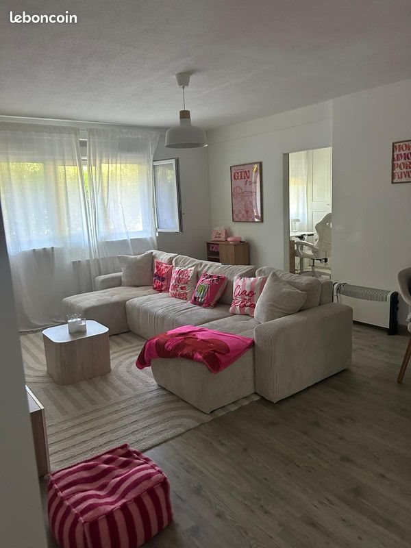 Appartement à louer, 65m², Gex