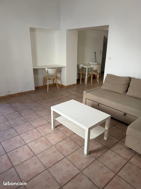 Appartement à louer, 67m², Monteux