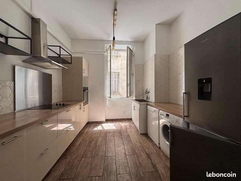 Appartement à louer, 75m², Ajaccio