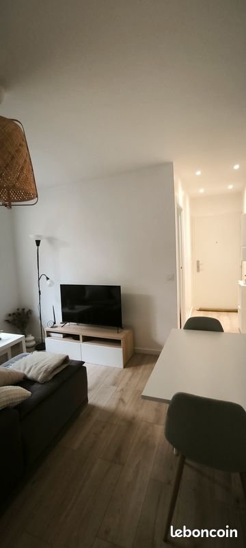 Appartement à louer, 28m², Suresnes