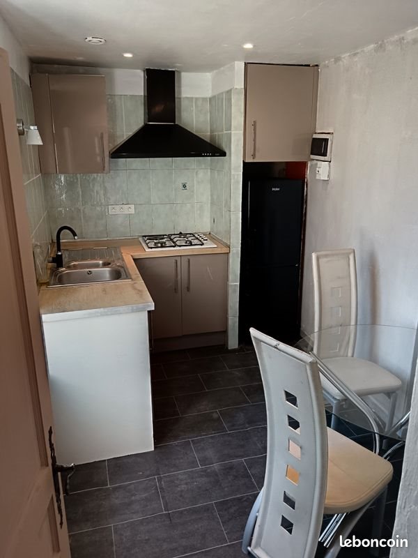 Appartement à louer, 26m², Eyguières