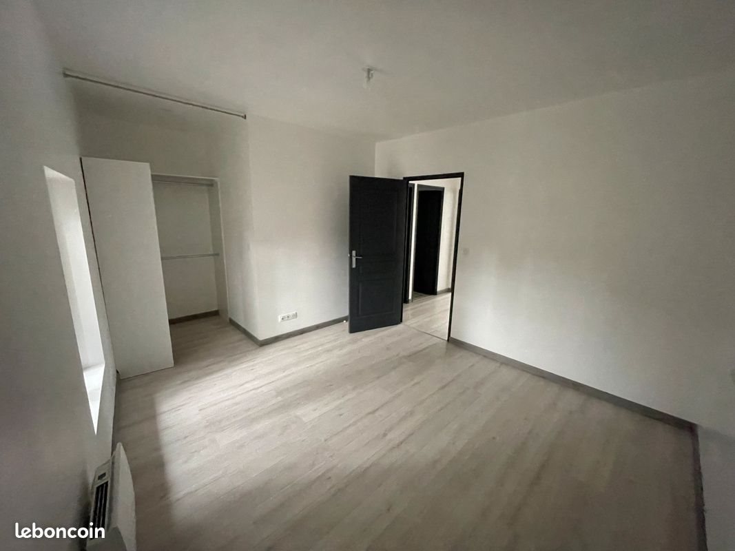 Maison à louer, 90m², Saint-Genis-d'Hiersac