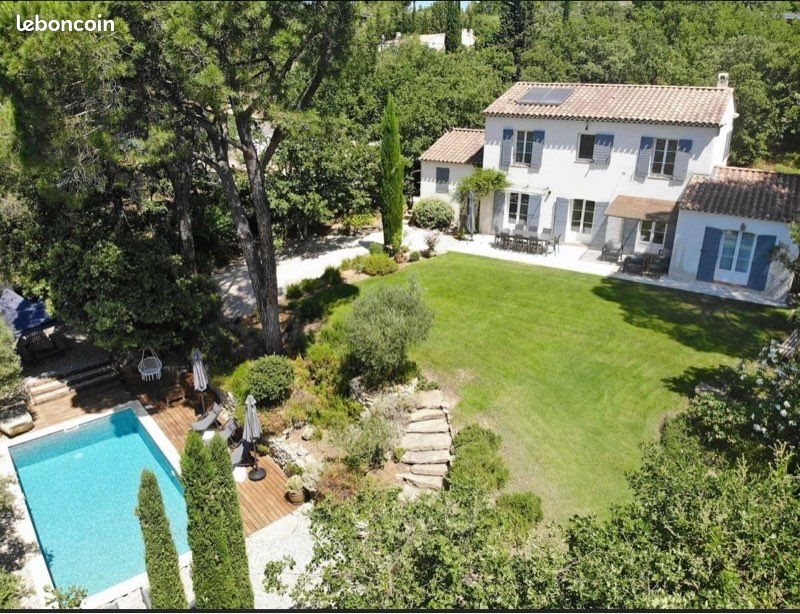 Maison à louer, 1000m², Trets