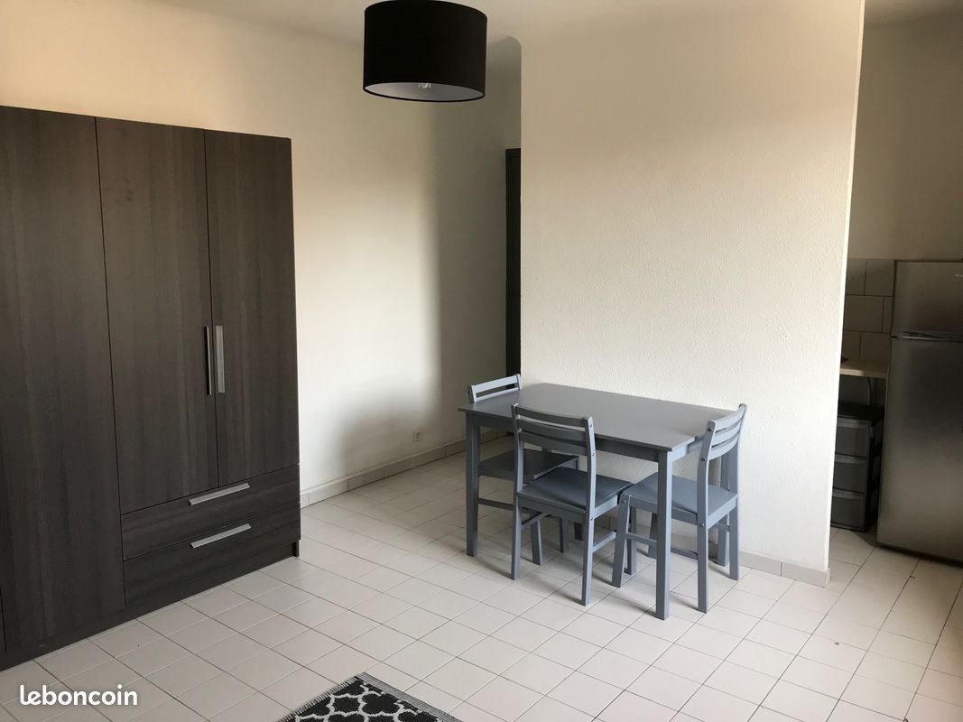 Appartement à louer, 25m², Nîmes