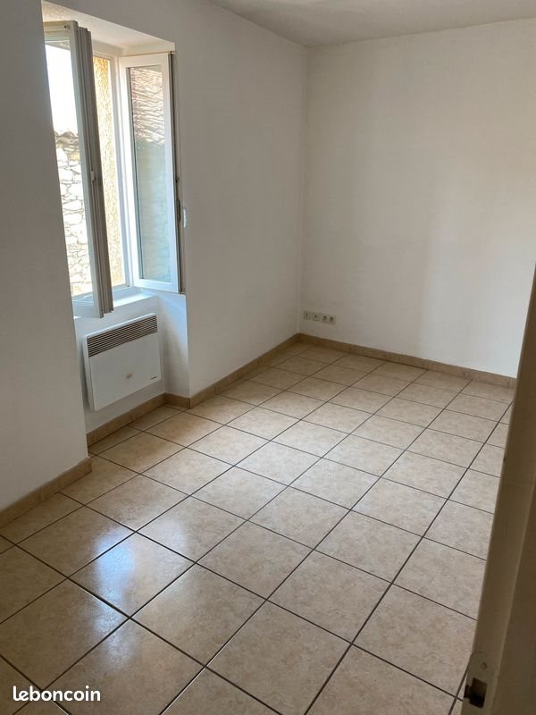 Appartement à louer, 55m², Moulézan