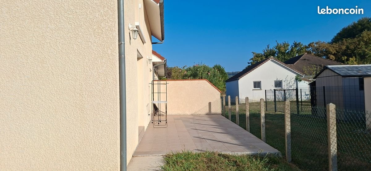 Maison à louer, 125m², Laroin