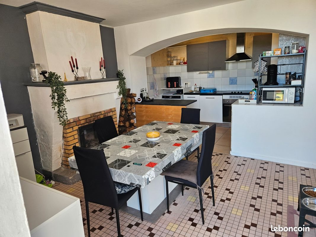 Maison à louer, 51m², Arces