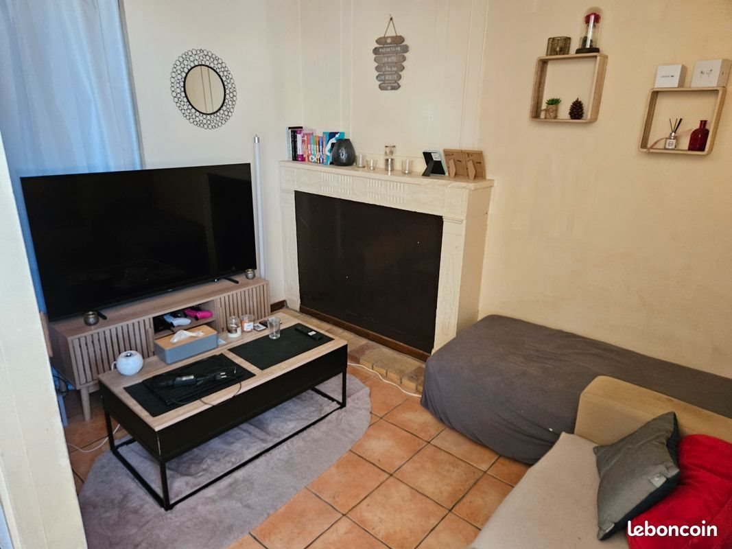 Maison à louer, 51m², Arces