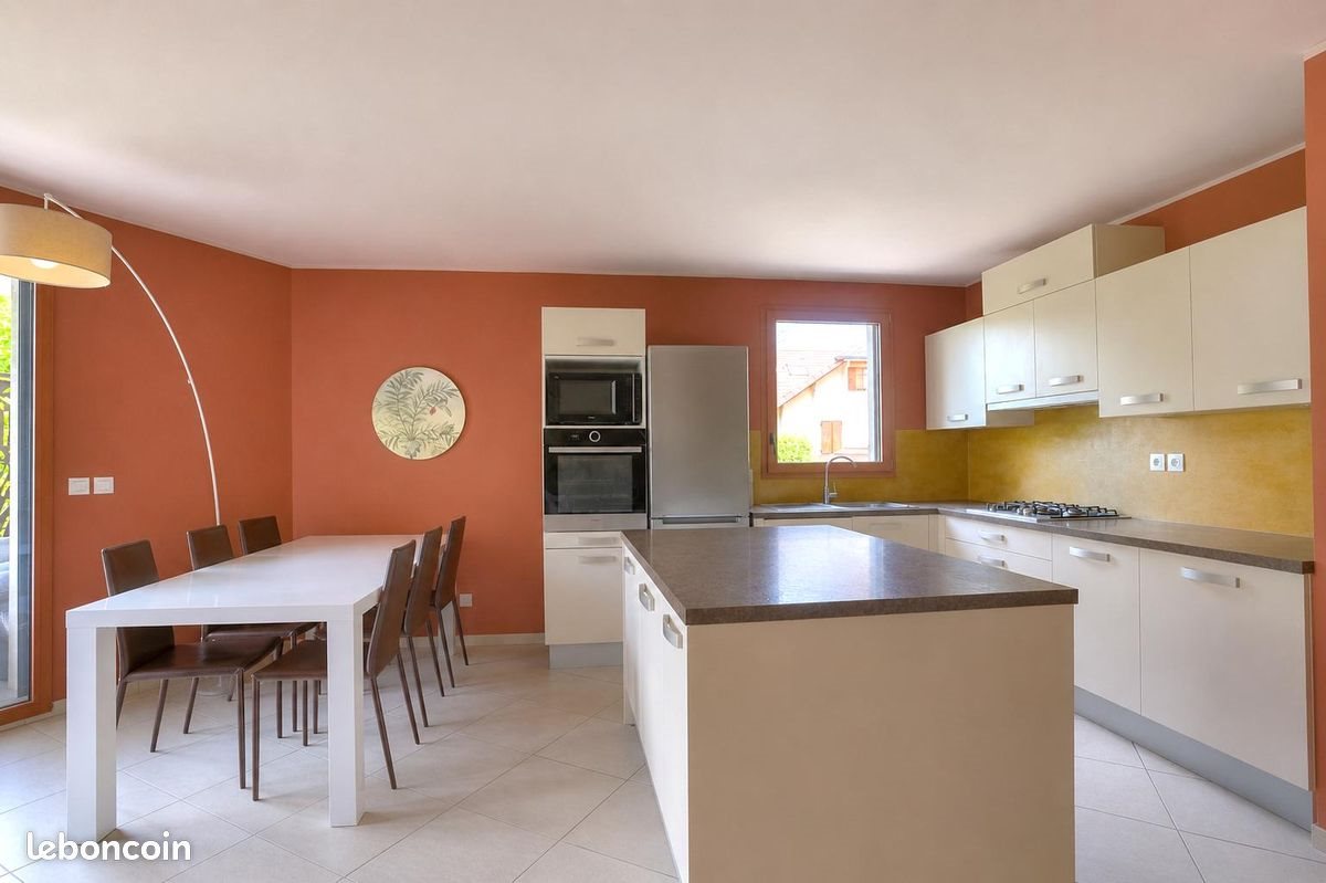 Appartement à louer, 98m², Prévessin-Moëns
