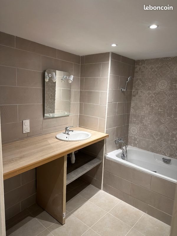 Appartement à louer, 80m², Les Mages