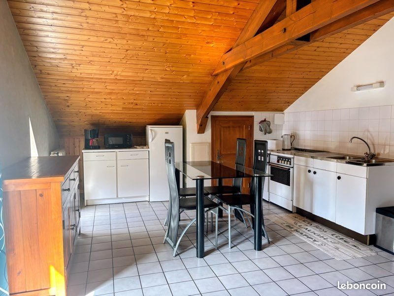 Appartement à louer, 60m², Lapte