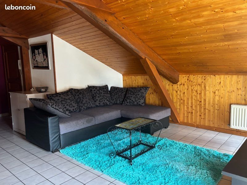 Appartement à louer, 60m², Lapte
