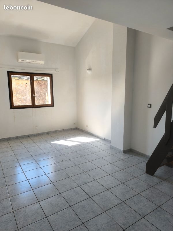 Appartement à louer, 90m², Aléria