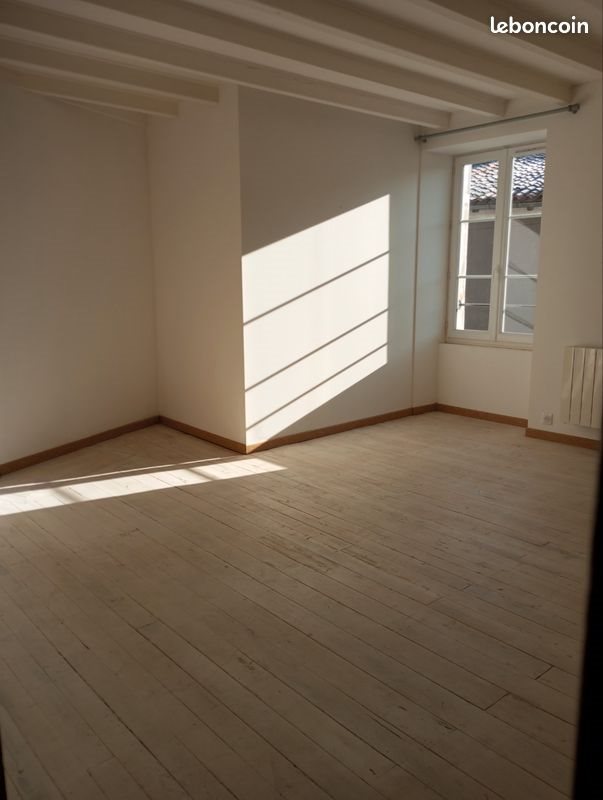 Appartement à louer, 110m², Pamproux