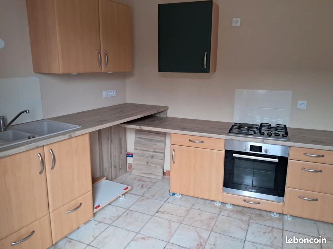 Appartement à louer, 72m², Sombernon