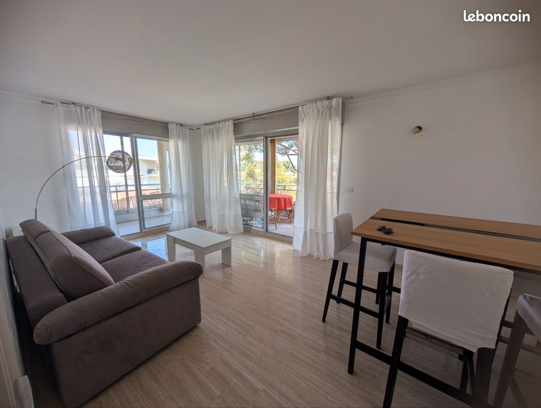 Appartement à louer, 80m², Mandelieu-la-Napoule