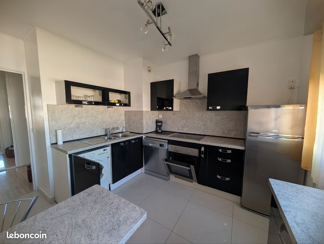Appartement à louer, 80m², Mandelieu-la-Napoule