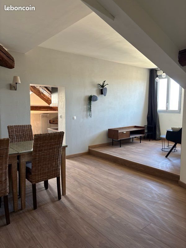 Appartement à louer, 120m², Mèze