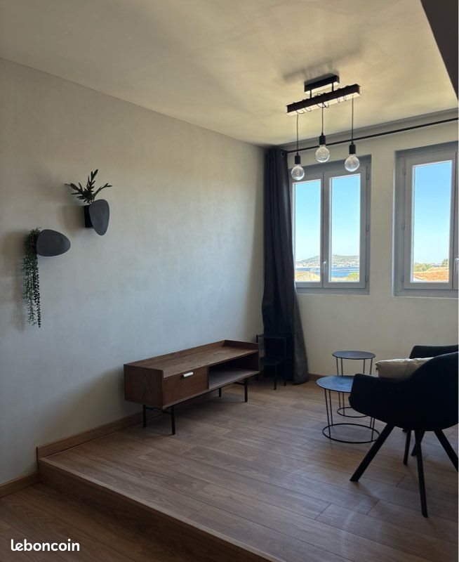 Appartement à louer, 120m², Mèze