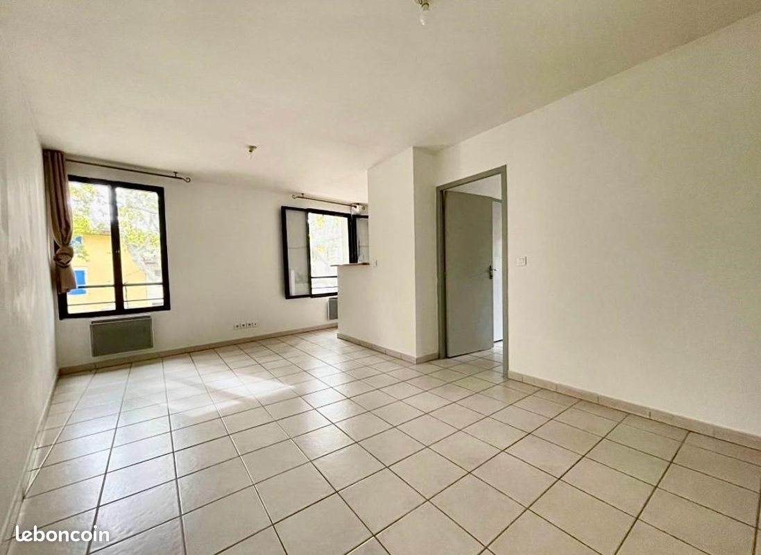 Appartement à louer, 53m², Bernis