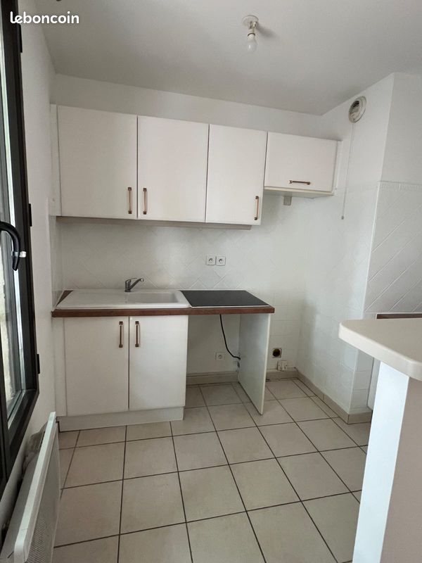 Appartement à louer, 53m², Bernis