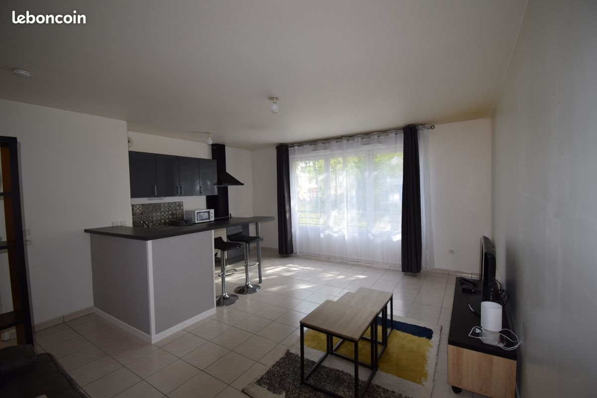 Appartement à louer, 34m², Cergy