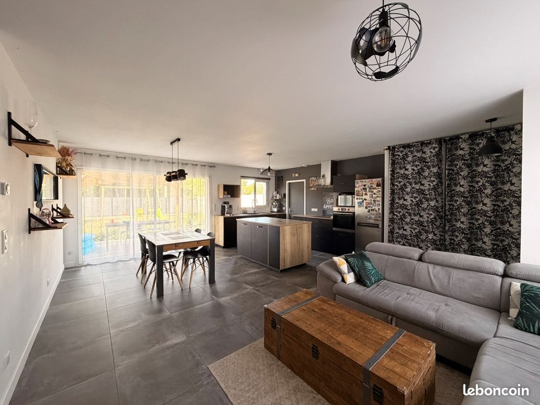 Maison à vendre, 93m², Ferrières