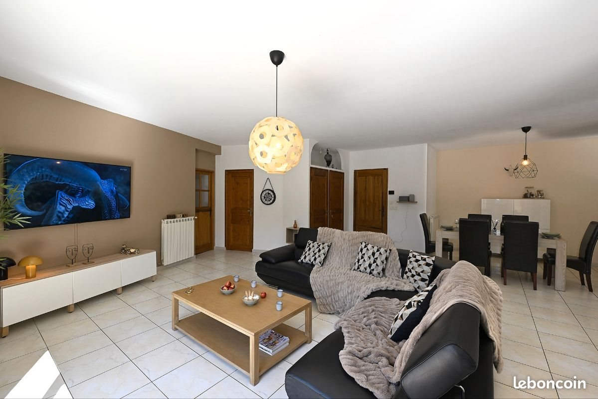 Maison à louer, 165m², Sorgues