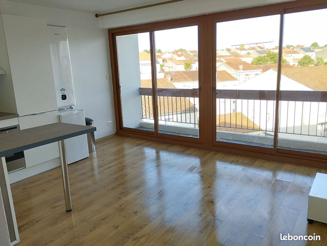 Appartement à louer, 35m², Saintes