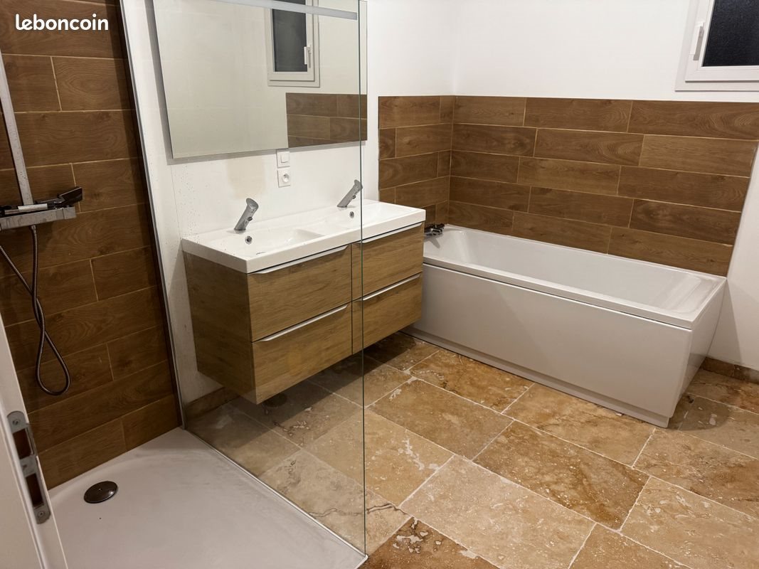 Maison à louer, 86m², Piégut-Pluviers