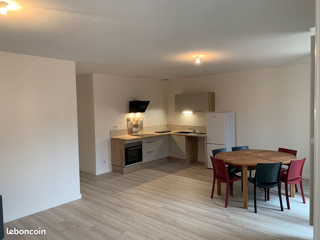 Appartement à louer, 78m², Villeveyrac