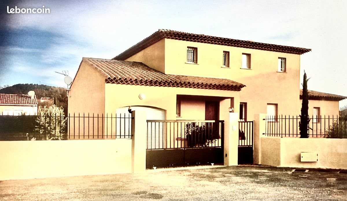 Maison à louer, 225m², Brignoles