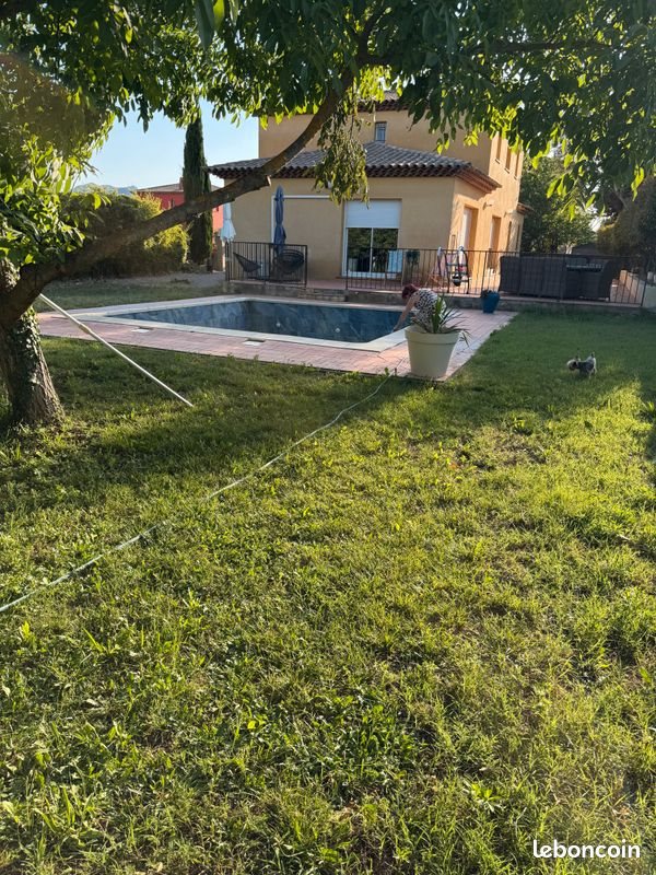Maison à louer, 225m², Brignoles
