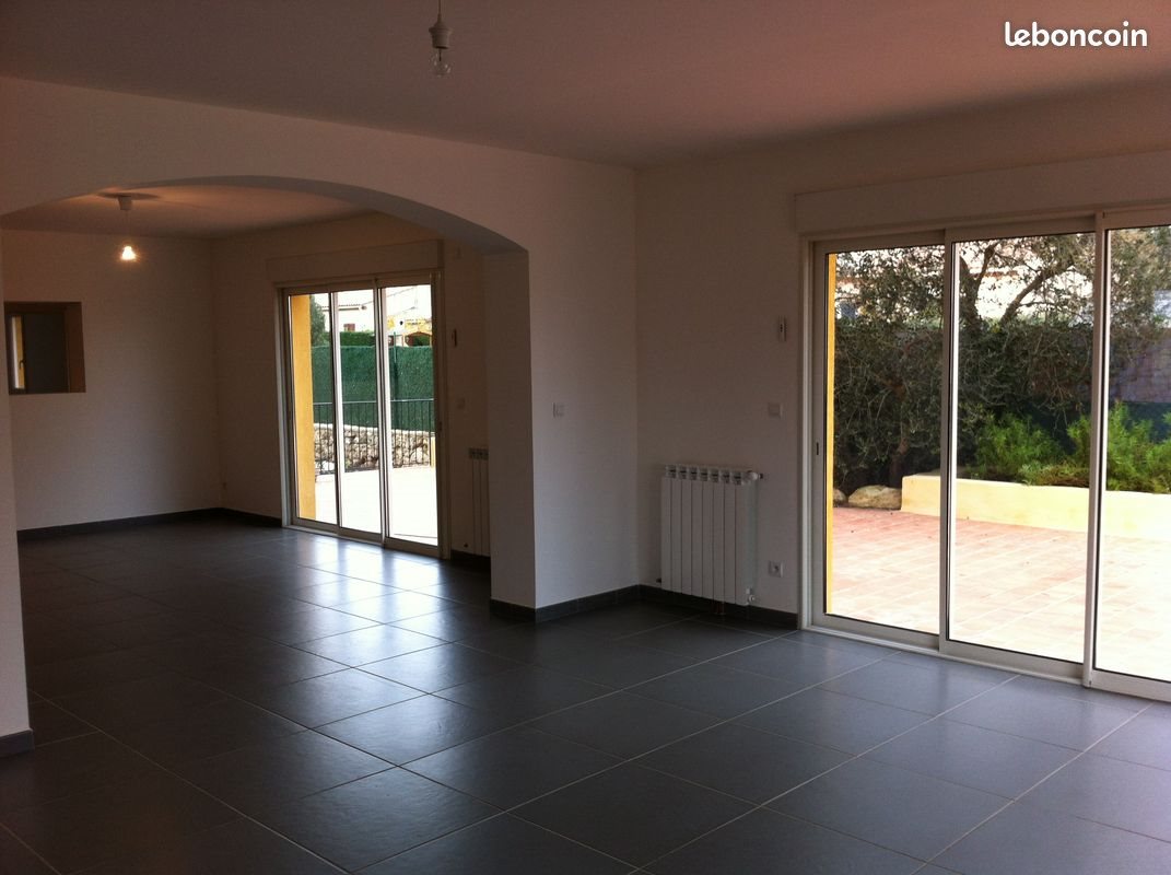 Maison à louer, 225m², Brignoles