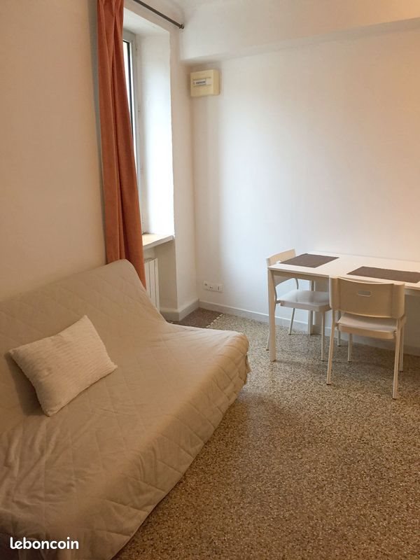 Appartement à louer, 17m², Nîmes